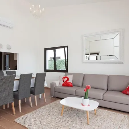 Villa Vip Golf 2 *